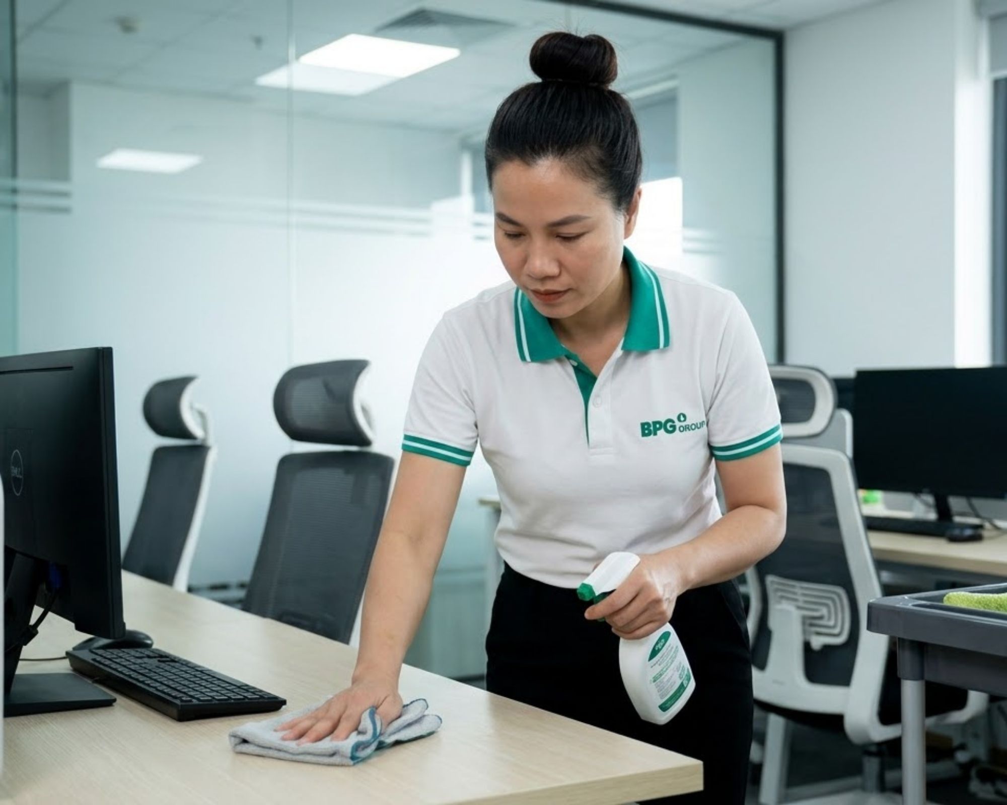 Báo Giá Dịch Vụ Vệ Sinh Văn Phòng – Các Yếu Tố Ảnh Hưởng Chi Phí