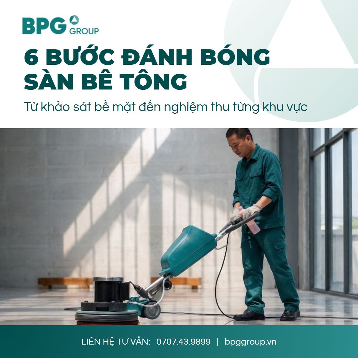Thợ vận hành máy đánh bóng trên sàn bê tông đã mài tinh trong nhà xưởng